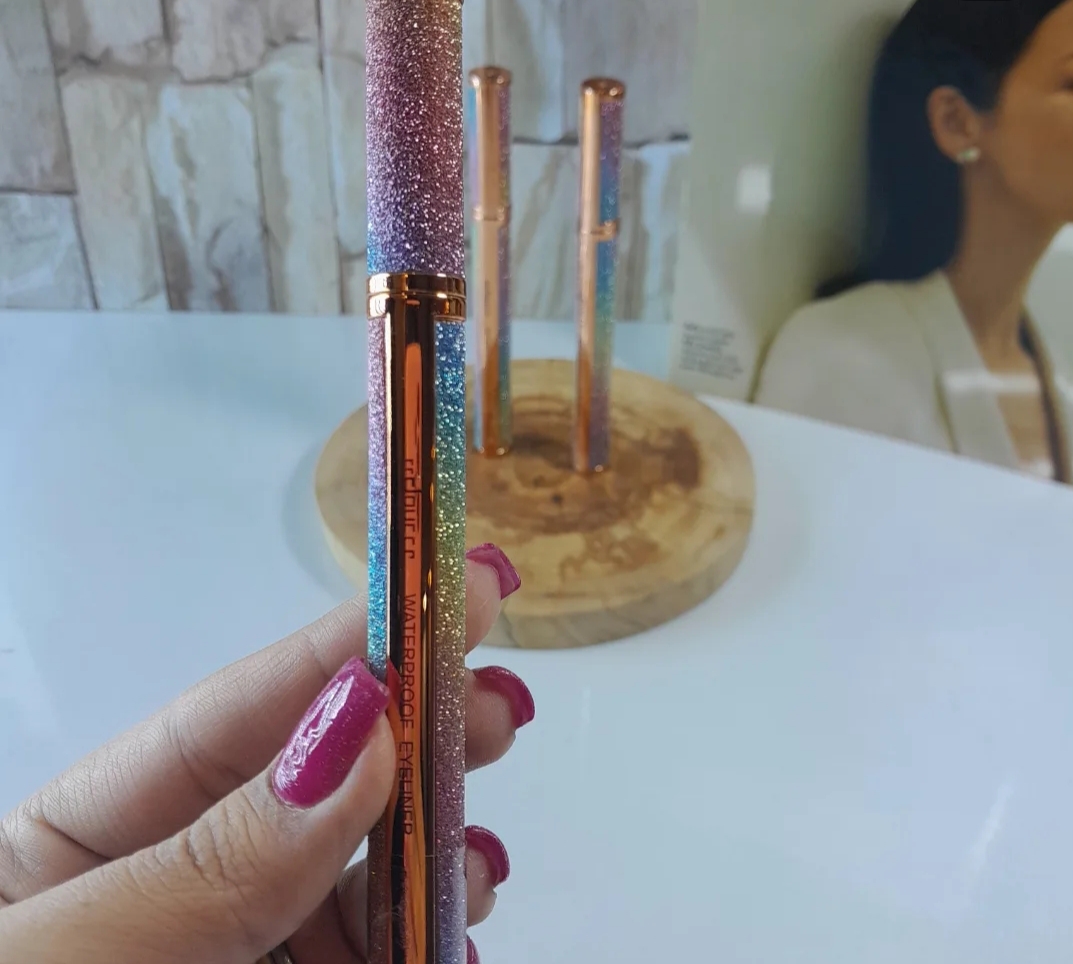 خط چشم ماژیکی مک